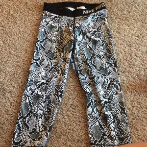 Animal print Capri Nike pros
